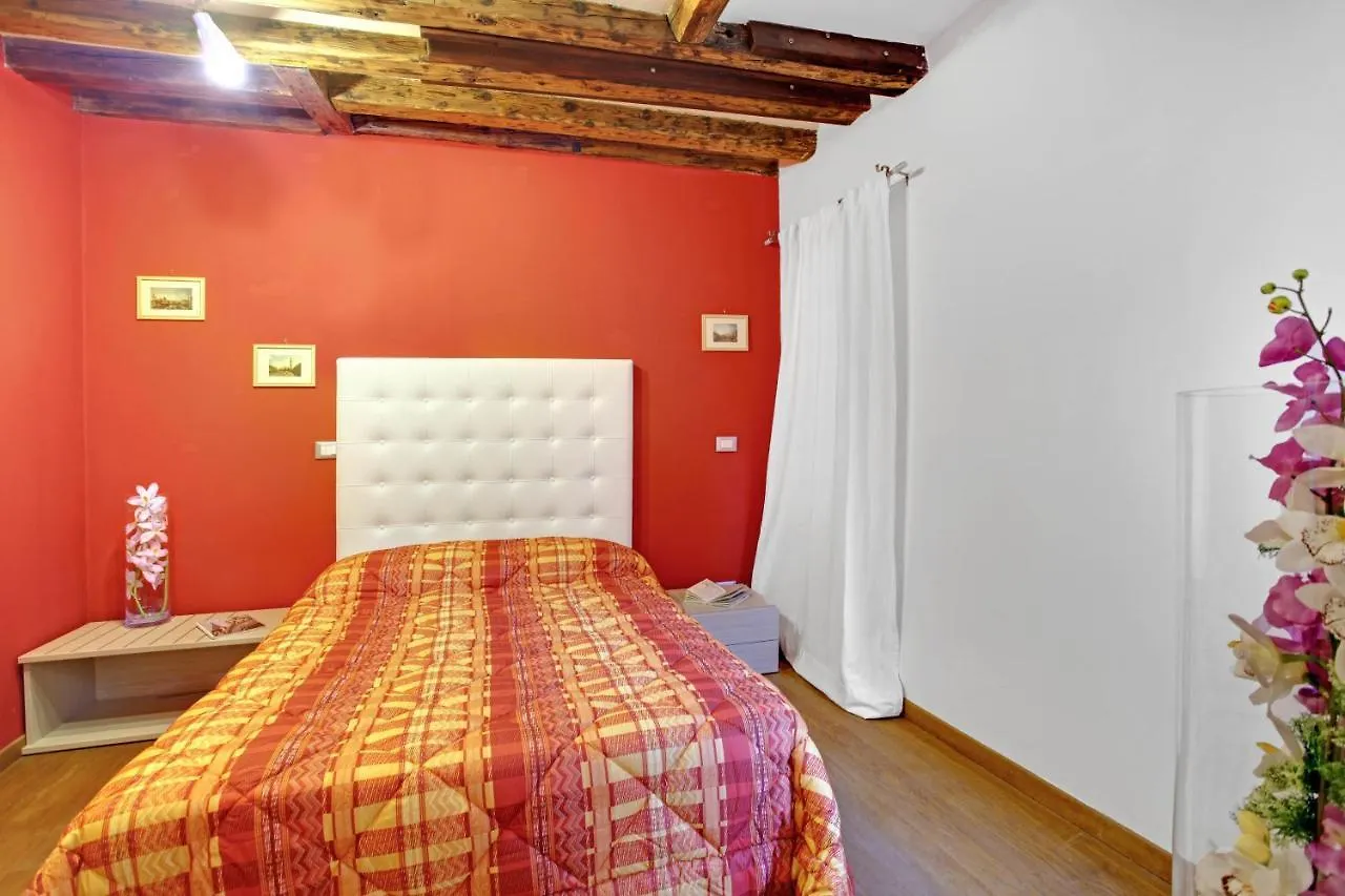 Fenix Otello Apartments Venezia 0*,  Italia
